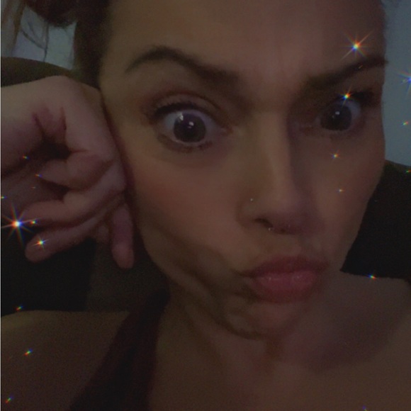 Meet your Posher, Krystal - Picture 3 of 4